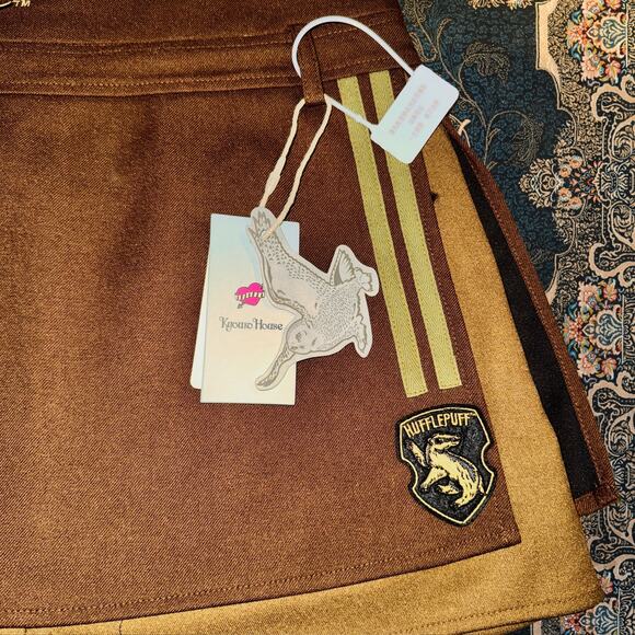 New XL Kyouko Harry Potter Official Hufflepuff Skirt Hogwarts Uniform Skort Slit - Picture 2 of 6